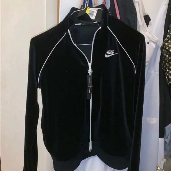 Nike Tracksuit - Picture 2 of 3